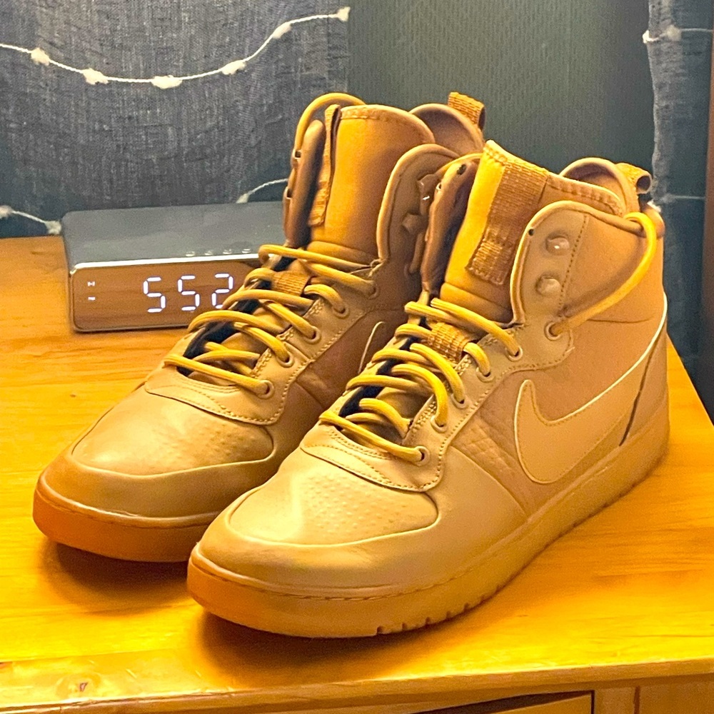 Nike High Boots - Tan